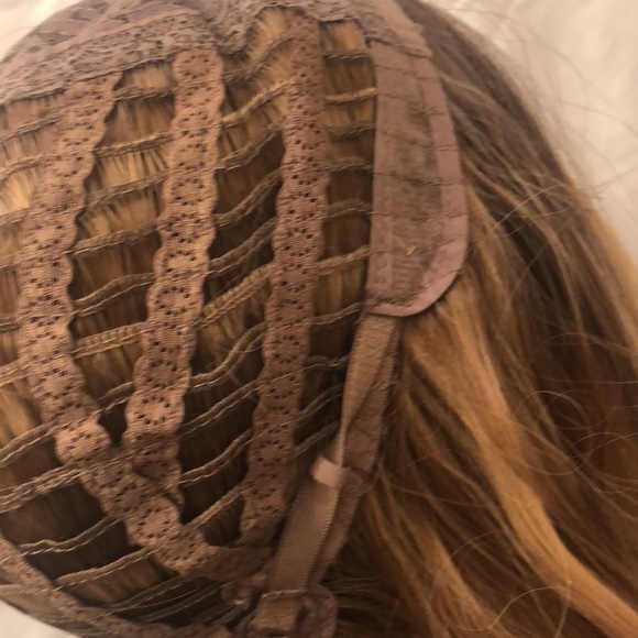 Wig. Adjustable lace inside. NWOT - Picture 10 of 10